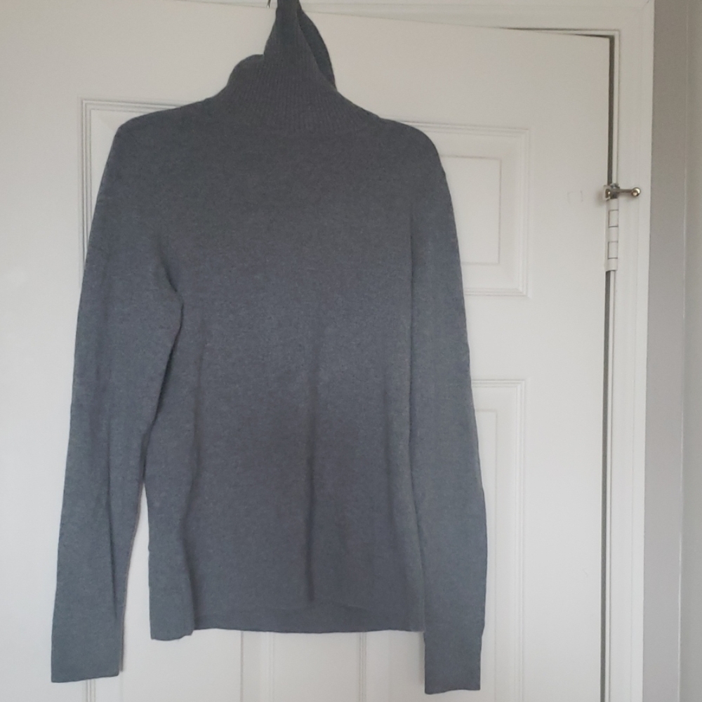 Grey cashmere turtleneck